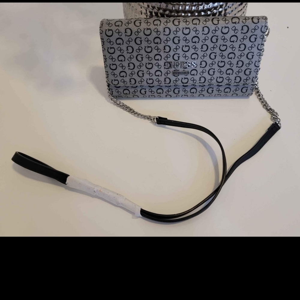 Guess cellphone crossbody bag